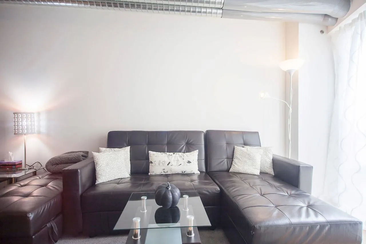 Lavish Suites - Two Bedroom Loft Canada
